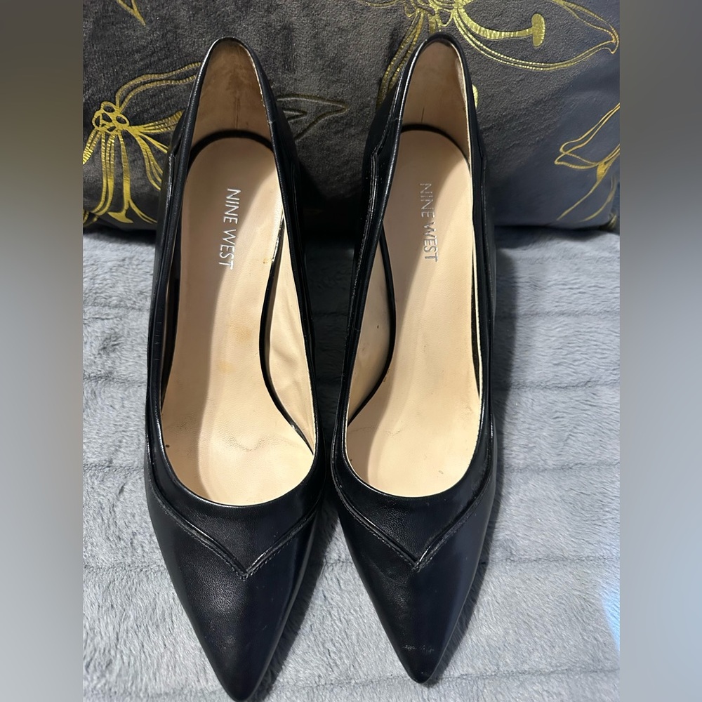 Nine West Jet Plane Pumps